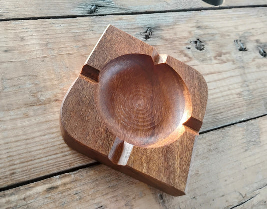 VOZSKII  "Left-Hander" Ashtray