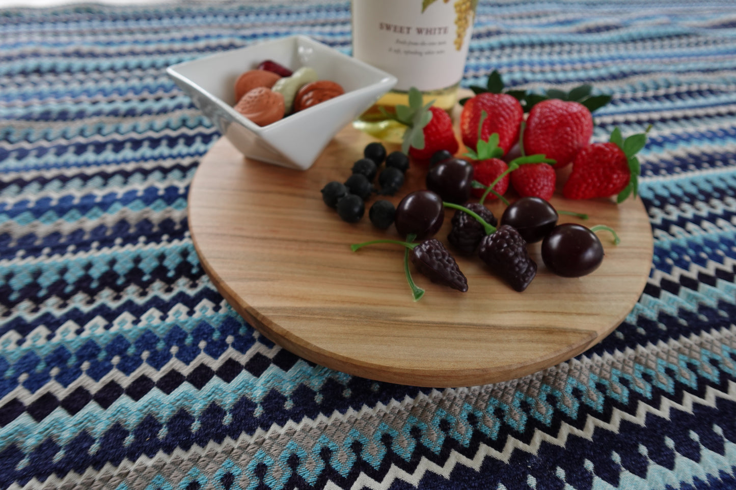 Maple Round Wine & Snacks/Charcuterie Board
