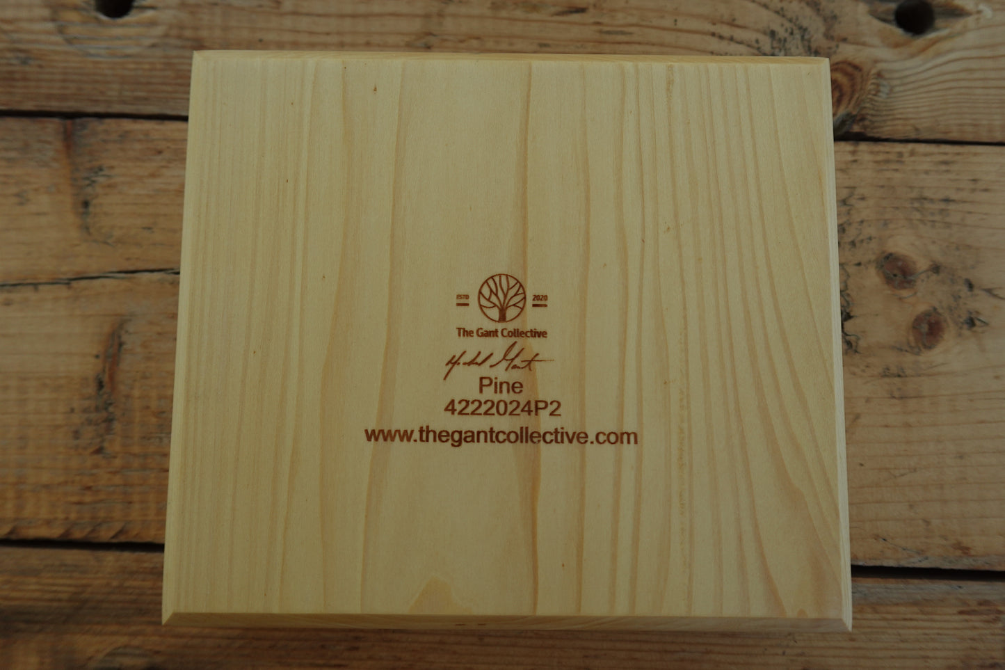 4222024P2 Indiana Pine 4 slot Cigar Ashtray