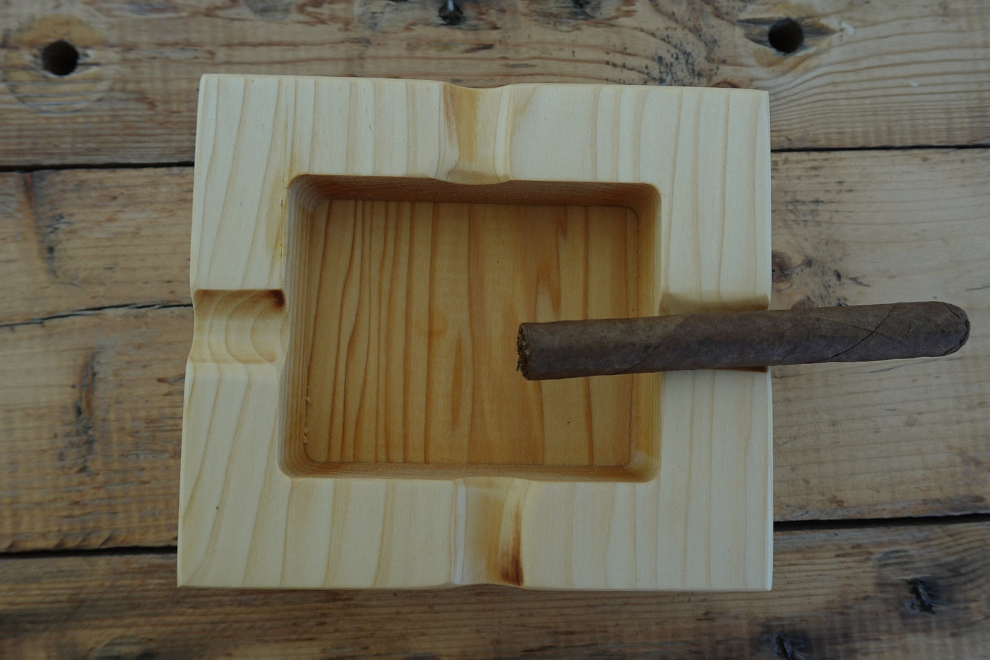 4222024P2 Indiana Pine 4 slot Cigar Ashtray