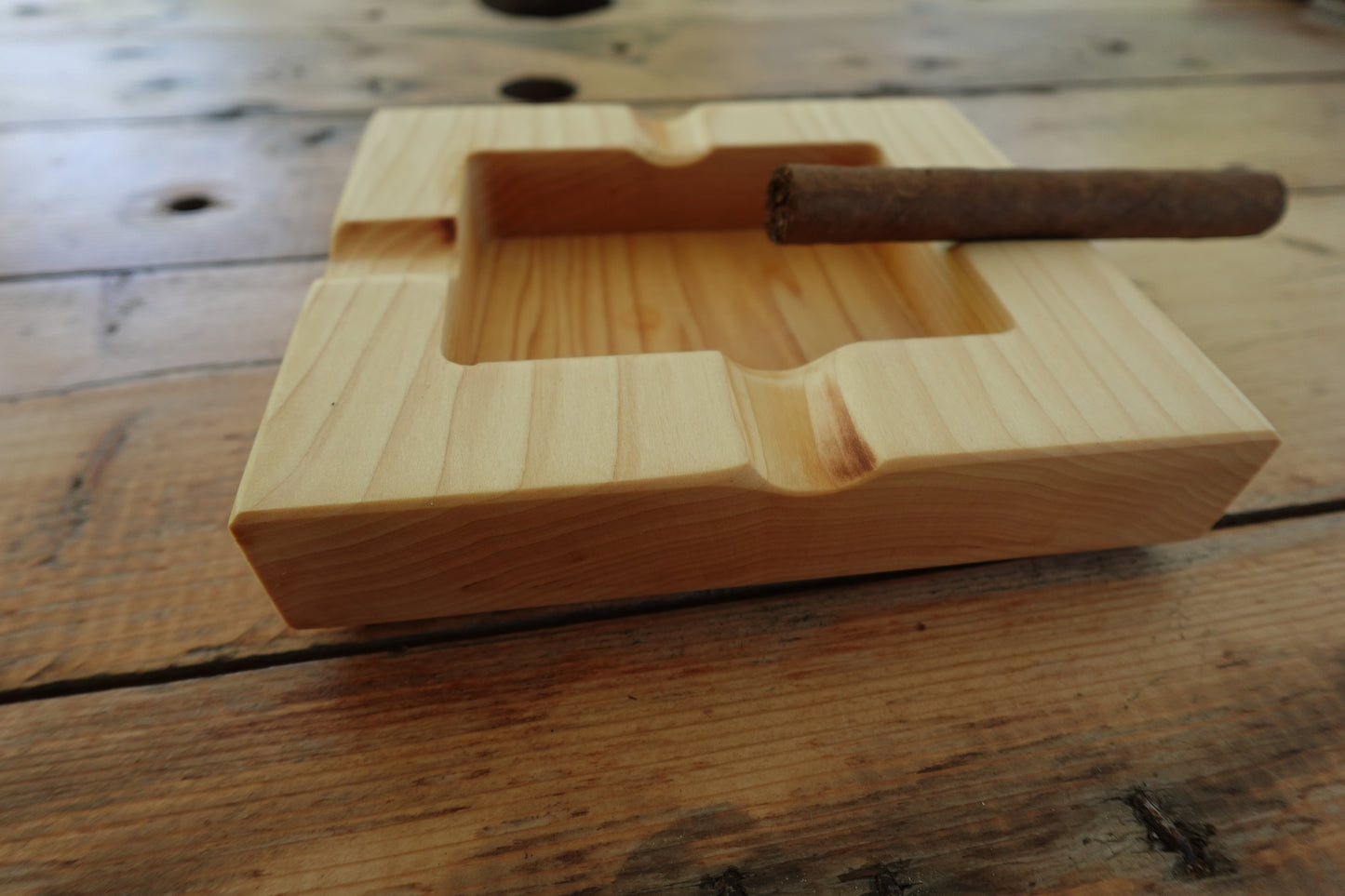 4222024P2 Indiana Pine 4 slot Cigar Ashtray