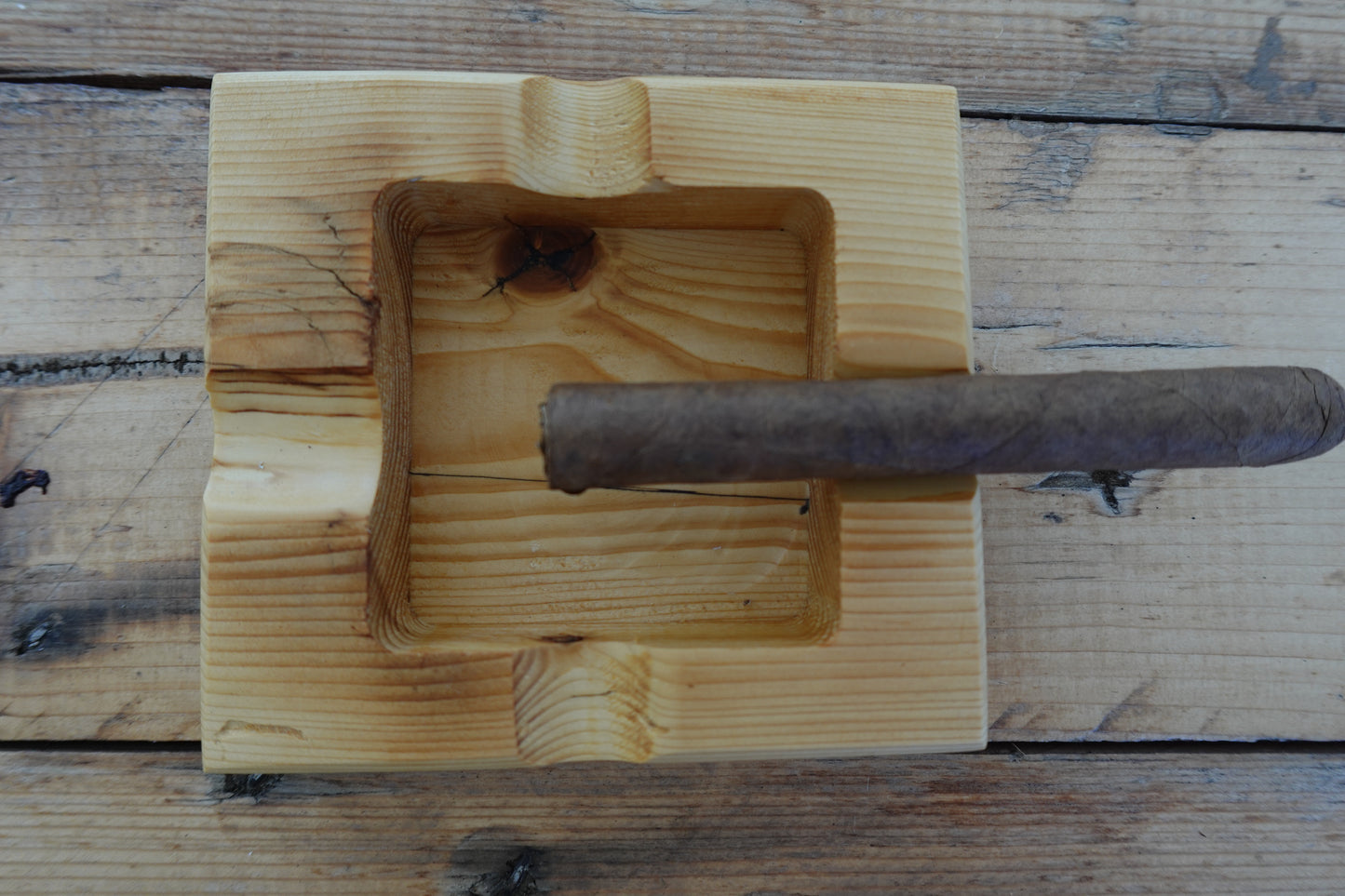 4292024BWP2  Barnwood Pine 4 Slot Ashtray