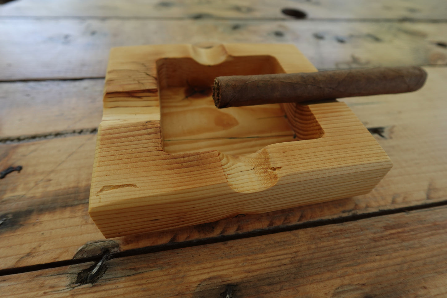 4292024BWP2  Barnwood Pine 4 Slot Ashtray