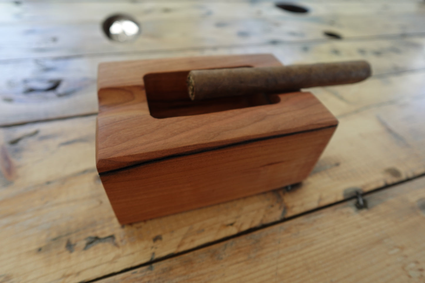 Indiana Cherry Slot Cigar Ashtray 2522024C3