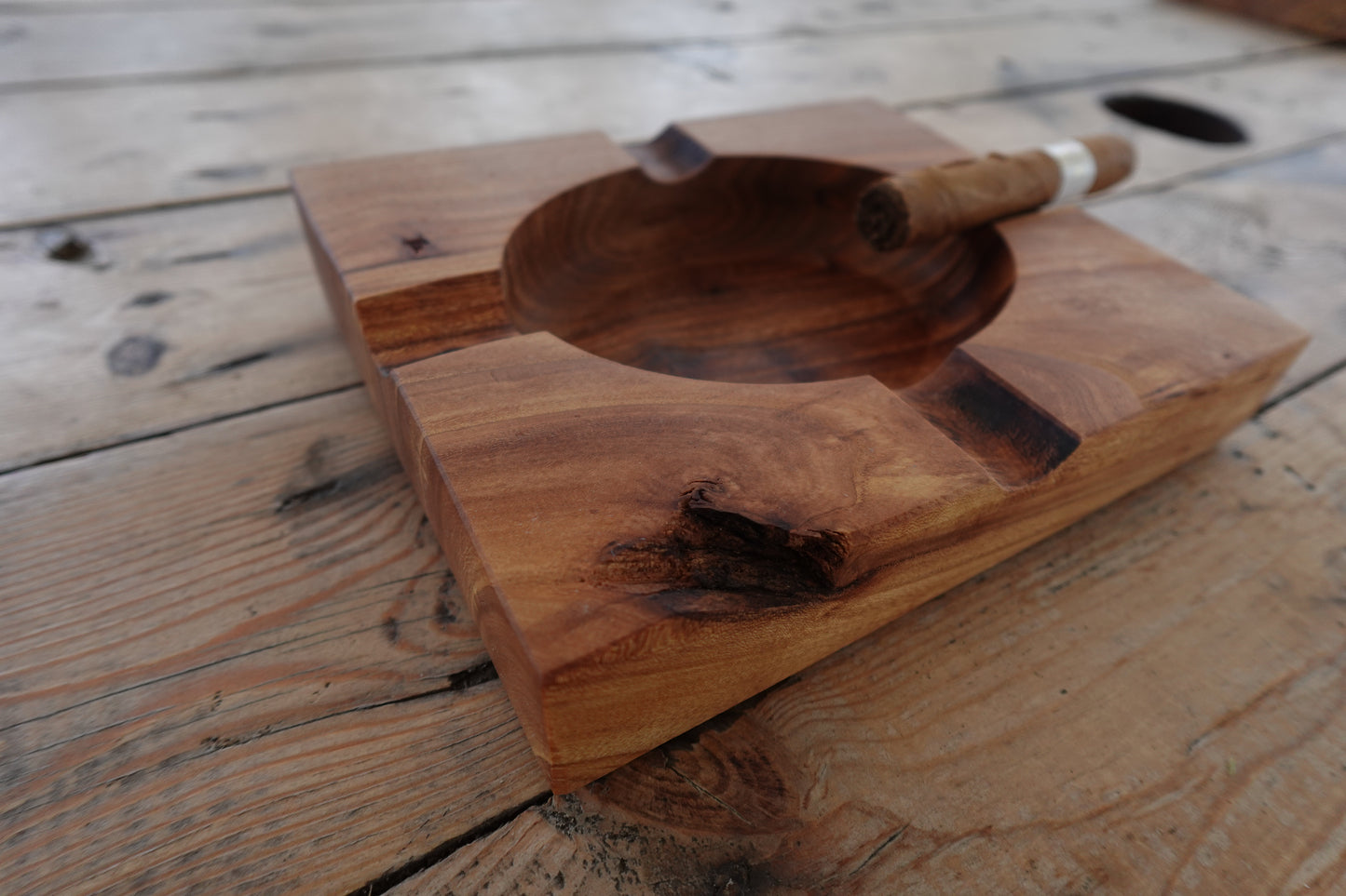 American Elm 4 Slot Cigar Ashtray 1113032AES4S1