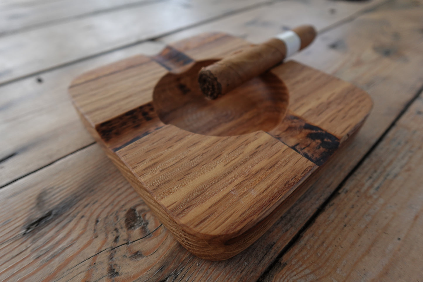 Gamer Series Indiana Oak 4 Slot Cigar AshtrayGS910082024