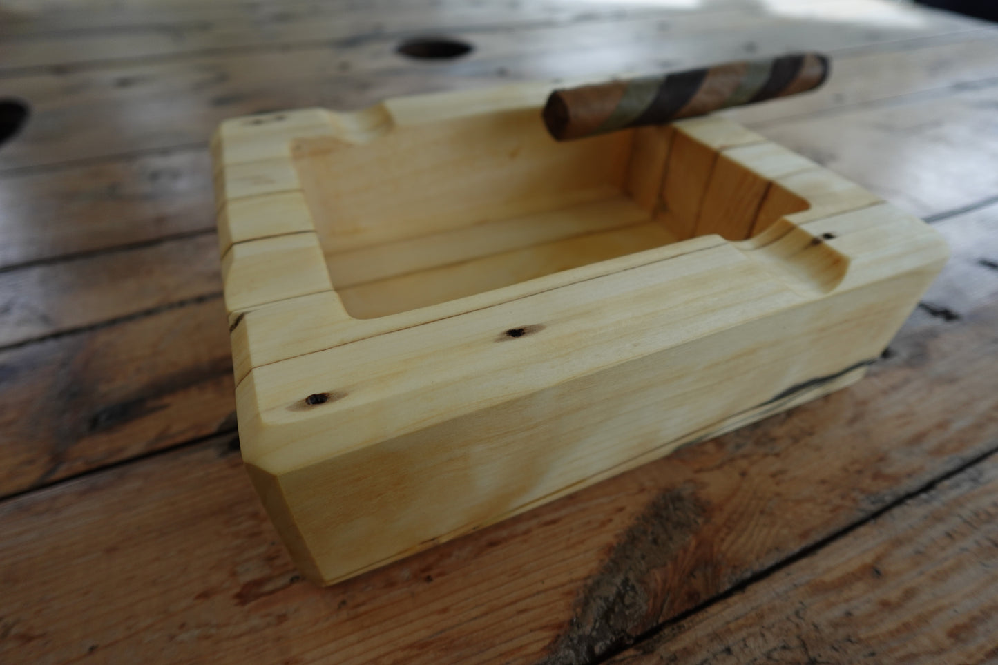 XXL Pine Four Finger Cigar Ashtray 7292025P14F