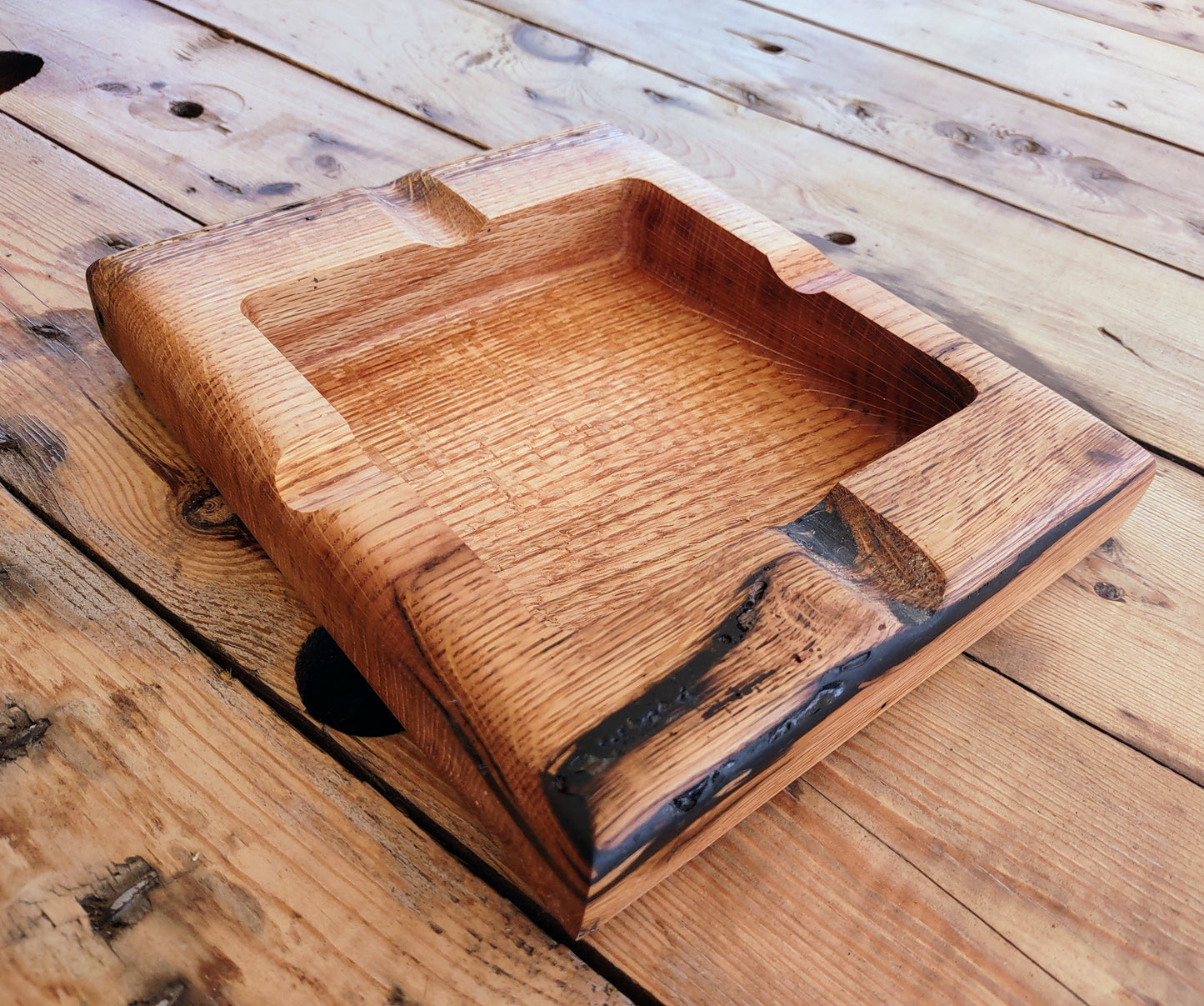 2282024RO1 Red Oak 4 Slot Cigar Ashtray