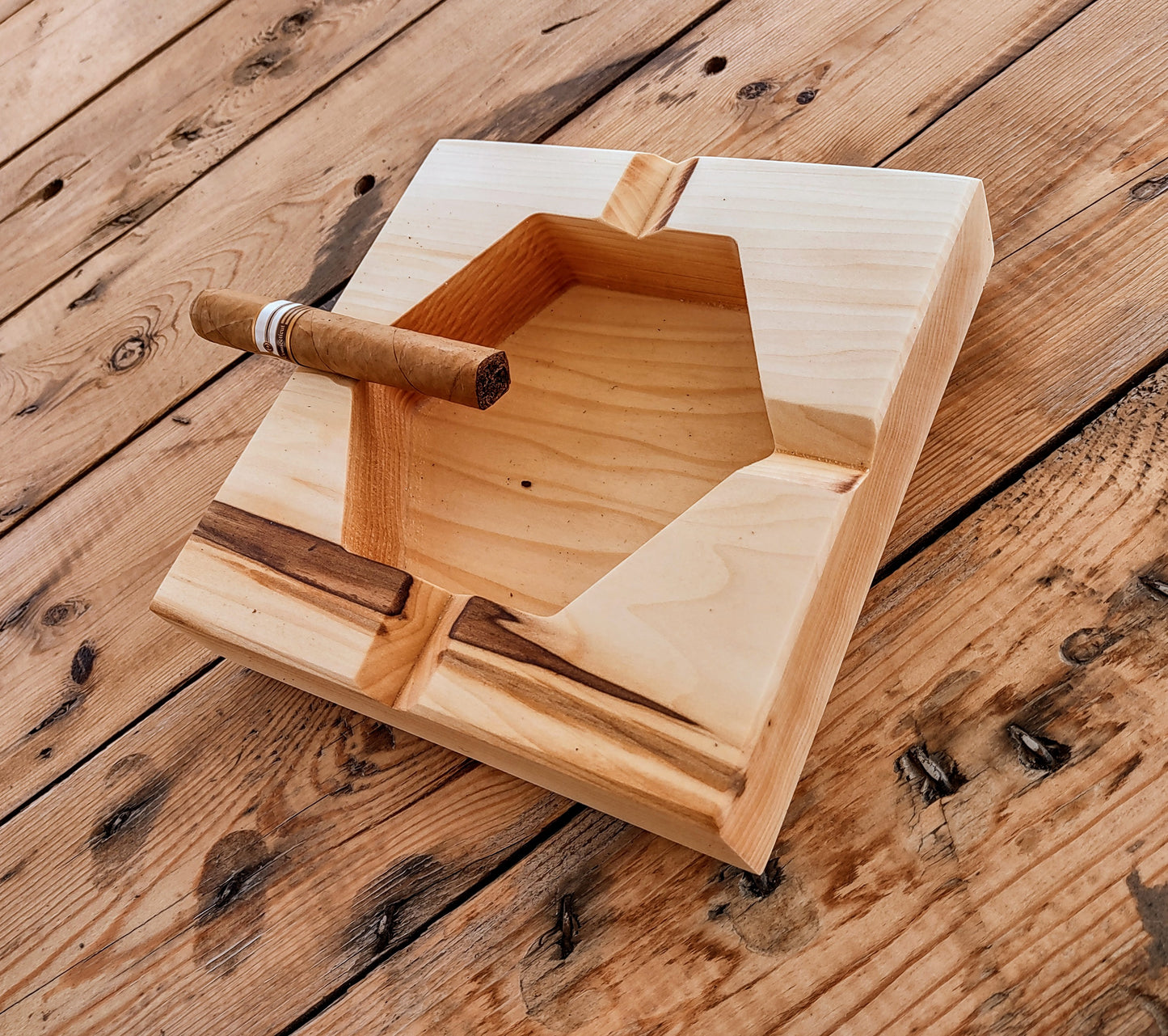 Hexagon Tray Pine Cigar Ashtray 352024P3