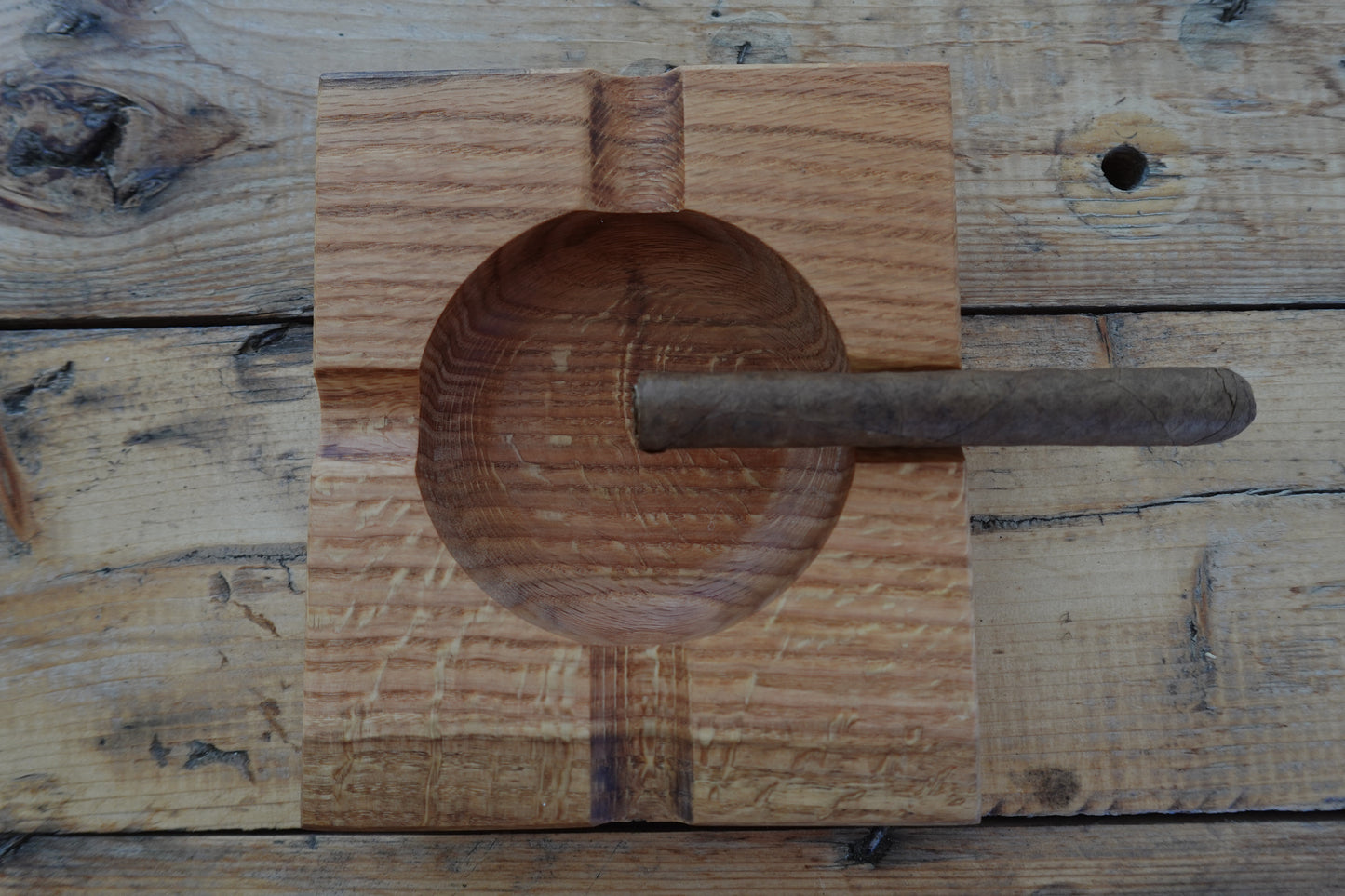 Red Oak 4 Slot Cigar Ashtray