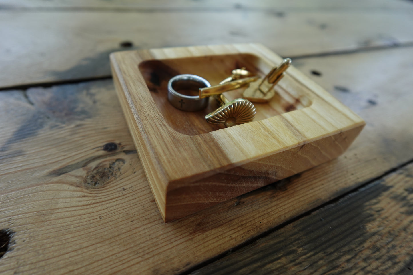 Medium American Elm Valet Tray