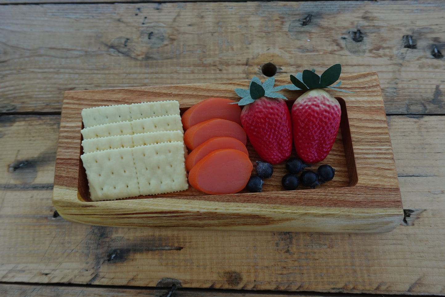 Medium Elm Charcuterie Tray