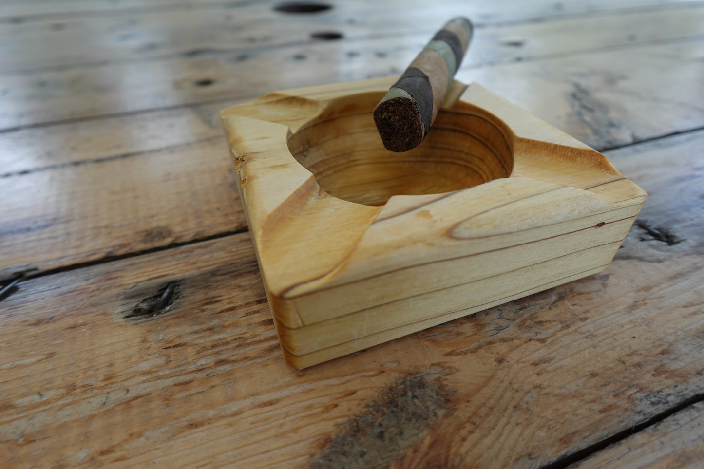 Indianapolis Motor Speedway Cigar Ashtray 6192025MS14F