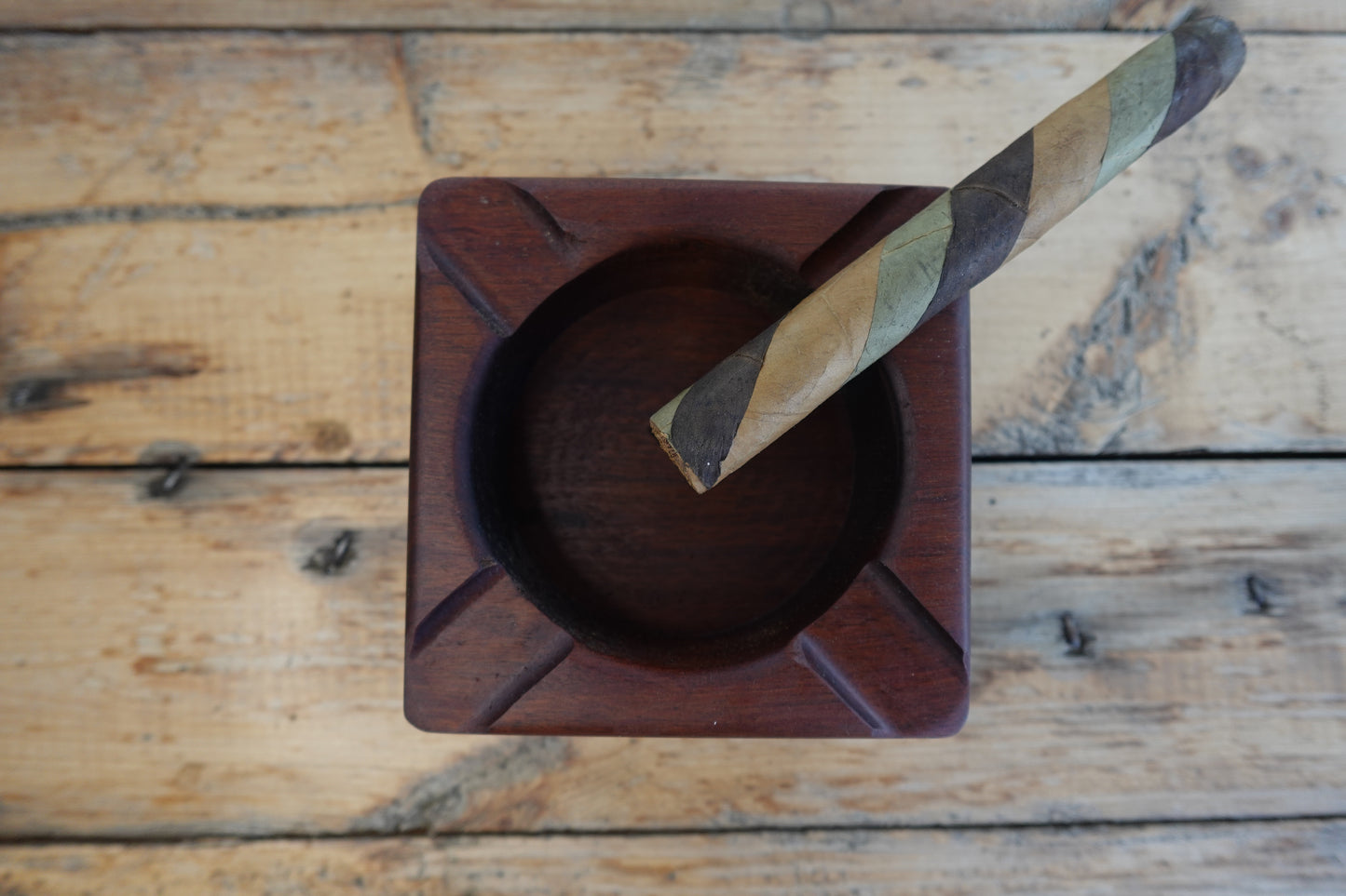 Ipe Cigar Ashtray 5142025I1