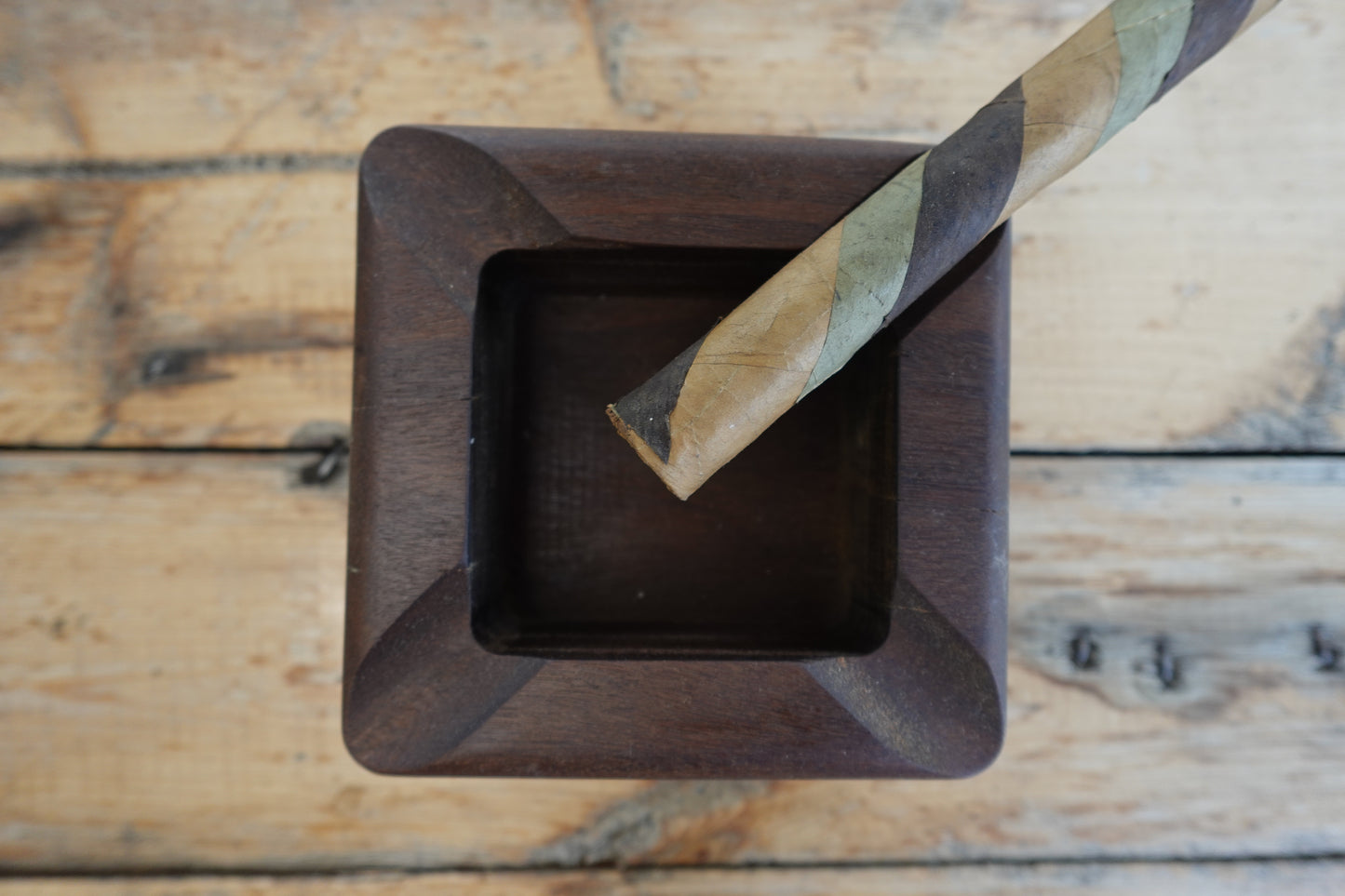 3312025I2 Ipe Cigar  Four Finger Ashtray