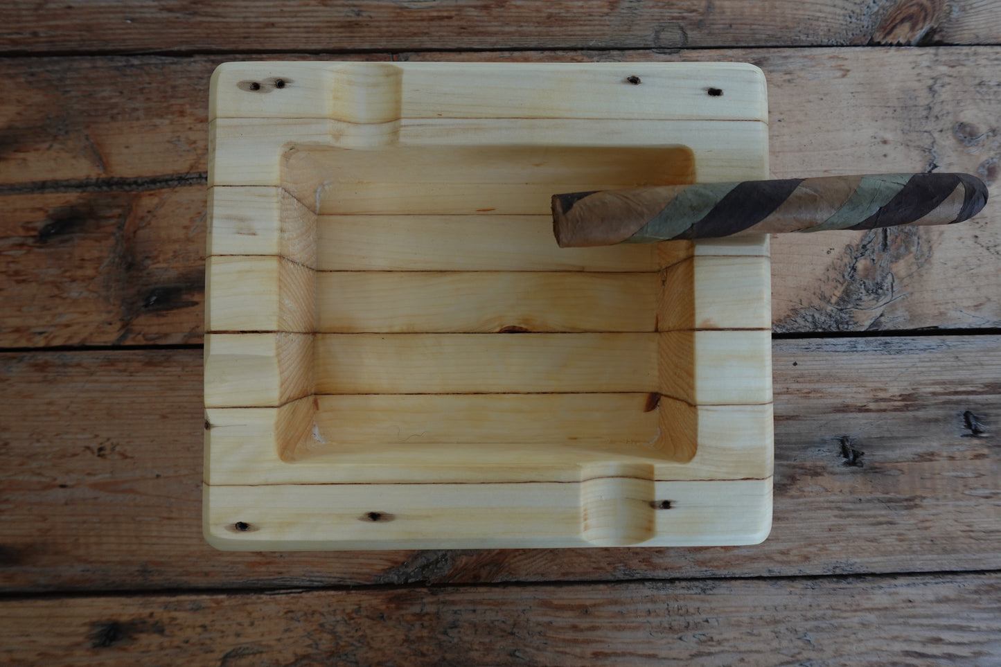 XXL Pine Four Finger Cigar Ashtray 7292025P14F