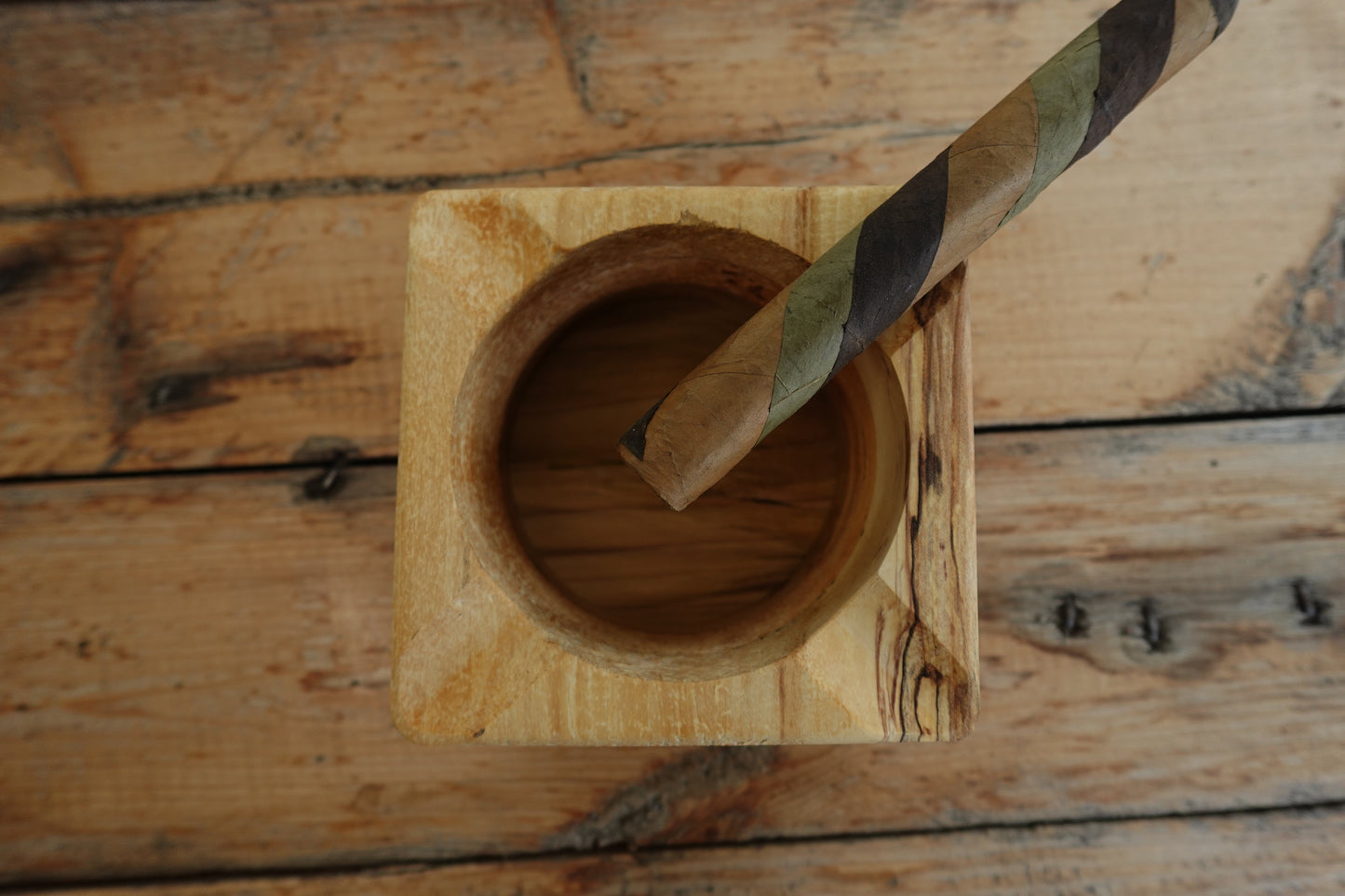 872025MS14F Multi_-Indiana Species Deep Tray Cigar Ashtray