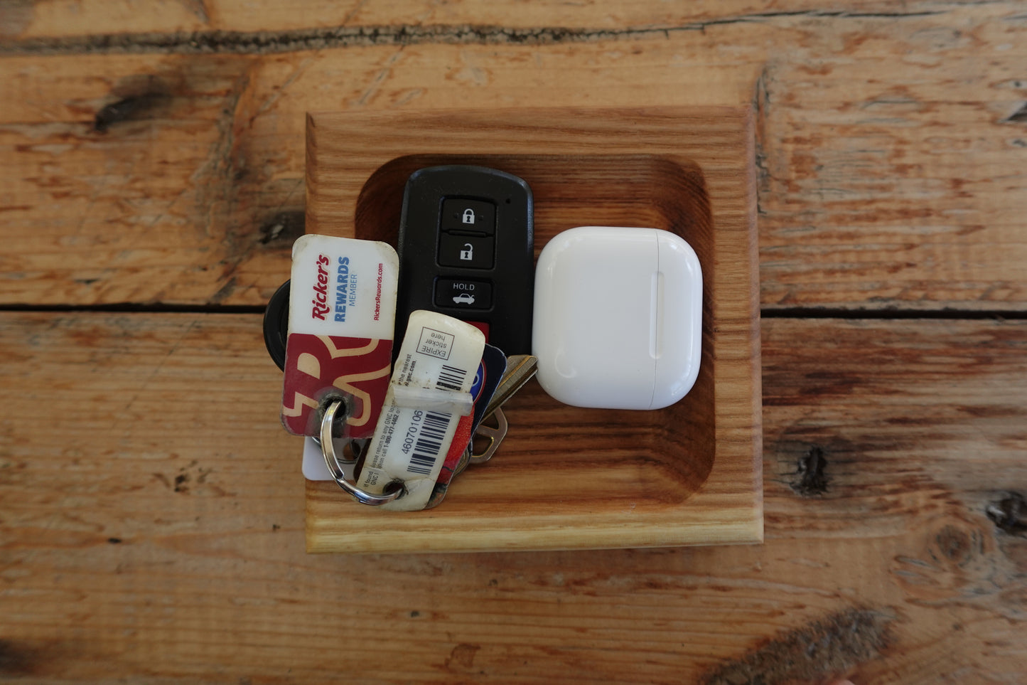 Indiana Elm Valet Tray Valet 2