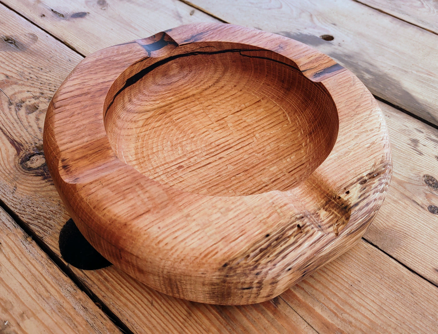Red Oak Circle Ashtray with rounded edges...